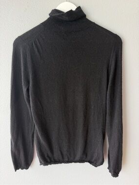 TSE *flawed* black long sleeve 100% cashmere turtleneck sweater Women’s sz L